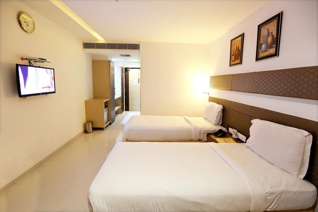 Hotel Sitara Grand Miyapur Hyderabad Room photo